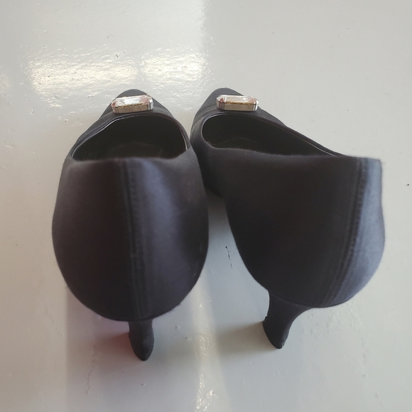 Vintage Paloma Elegant Formal Black Heels - Picture 3 of 8
